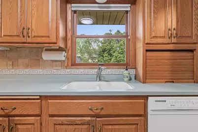 8081 Carmen Avenue, Inver Grove Heights, MN 55076 - Photo 13