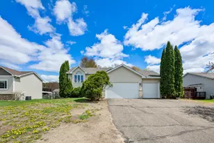 7606 Behm Ln, Lino Lakes, MN 55014 - Photo 7