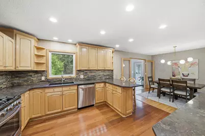 6655 Tanager Lane, Eden Prairie, MN 55346 - Photo 5