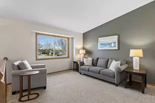 2566 Brittany Ln, Woodbury, MN 55125 - Photo 11