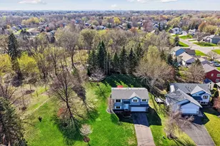 2566 Brittany Ln, Woodbury, MN 55125 - Photo 3