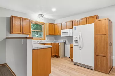 951 W Village Circle SE, Rochester, MN 55904 - Photo 25