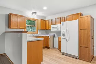 951 W Village Circle SE, Rochester, MN 55904 - Photo 25