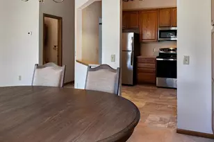 885 Kimberly Ln, Chanhassen, MN 55317 - Photo 9