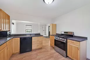806 Monroe St N, Hudson, WI 54016 - Photo 9