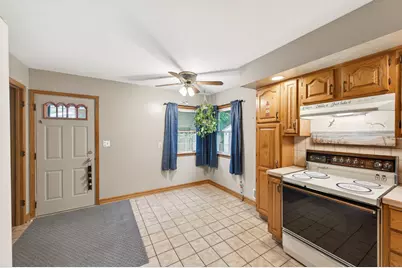 1283 Burke Avenue E, Maplewood, MN 55109 - Photo 9