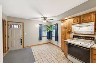 1283 Burke Ave E, Maplewood, MN 55109 - Photo 9