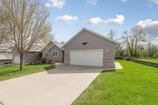 949 Rice St, Faribault, MN 55021 - Photo 3