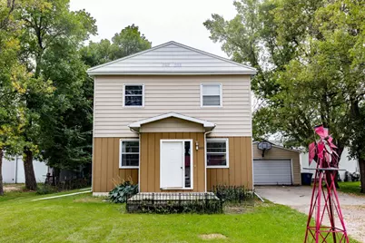 1009 18th Avenue N, Moorhead, MN 56560 - Photo 1