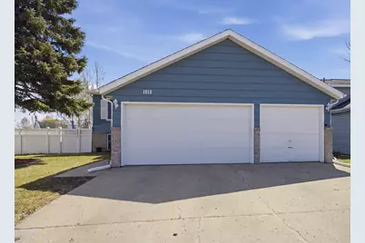 1918 55th Avenue S, Fargo, ND 58104 - Photo 5