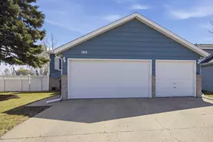 1918 55th Avenue South, Fargo, ND 58104 - Photo 5