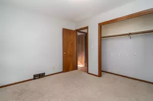 305 Euclid Ave, Crookston, MN 56716 - Photo 17