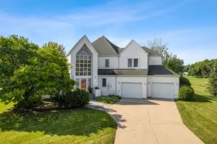 2878 Lilac Ln N, Fargo, ND 58102 - Photo 3