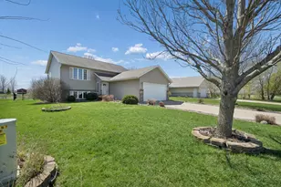 113 Torrey Pines Dr, Mankato, MN 56001 - Photo 3