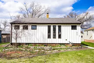 433 Elmwood Ave S, Fargo,  58103 - Photo 3