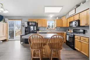 21 10th Ave NE, Elbow Lake, MN 56531 - Photo 9