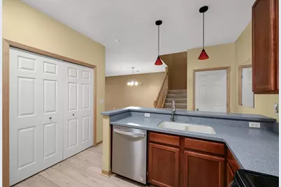 3049 Chamberlain Street N #6, Maplewood, MN 55109 - Photo 13