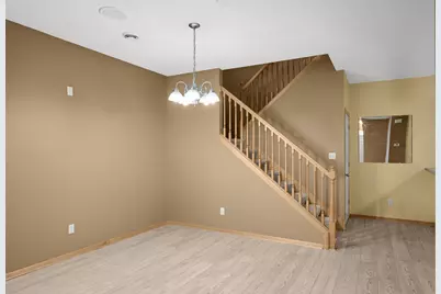 3049 Chamberlain Street N #6, Maplewood, MN 55109 - Photo 9