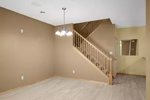 3049 Chamberlain Street N, Maplewood, MN 55109 - Photo 9
