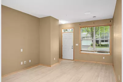 3049 Chamberlain Street N #6, Maplewood, MN 55109 - Photo 5