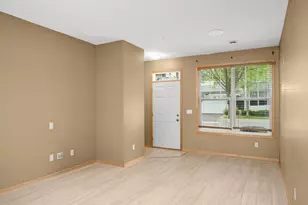 3049 Chamberlain Street N, Maplewood, MN 55109 - Photo 5