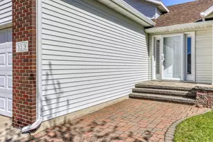 3319 45th Ave S, Fargo, ND 58104 - Photo 3