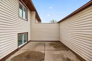 7433 142nd St Ct, Apple Valley, MN 55124 - Photo 17