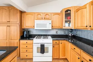 726 W 5th St, Duluth, MN 55806 - Photo 13