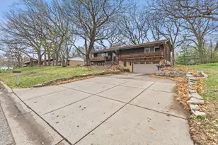 135 Hampshire Ave N, Golden Valley, MN 55427 - Photo 39