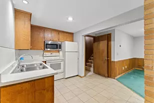 135 Hampshire Ave N, Golden Valley, MN 55427 - Photo 31