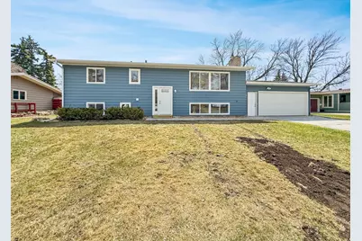 1008 24th Avenue S, Fargo,  58103 - Photo 3