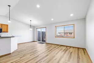5263 50th Ave S, Fargo, ND 58104 - Photo 7