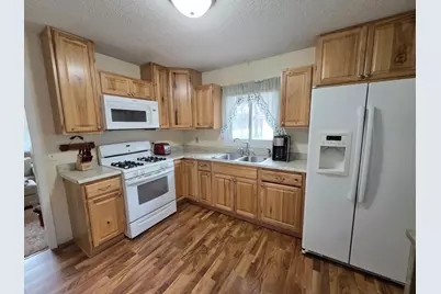 9152 Lexington Avenue N, Circle Pines, MN 55014 - Photo 3