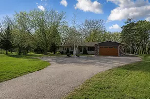 101 Mapleridge Dr, Mankato, MN 56001 - Photo 1