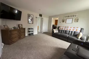 391 W Franklin St, Wells, MN 56097 - Photo 9