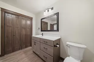 4911 Field Crest Ln, Eau Claire, WI 54701 - Photo 7