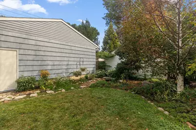 1586 Grotto Street N, Saint Paul, MN 55117 - Photo 49