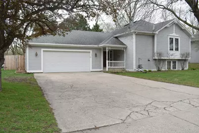 1825 3rd Avenue NE, Owatonna, MN 55060 - Photo 1