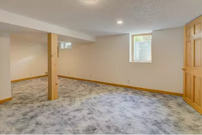 2201 Roselawn Avenue W, Roseville, MN 55113 - Photo 23