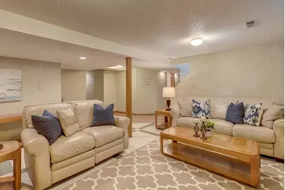 2201 Roselawn Avenue W, Roseville, MN 55113 - Photo 25