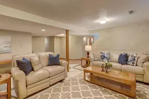 2201 Roselawn Ave W, Roseville, MN 55113 - Photo 25