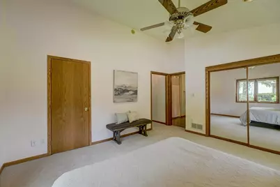 2201 Roselawn Avenue W, Roseville, MN 55113 - Photo 19