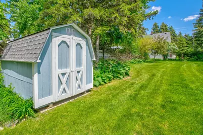 2201 Roselawn Avenue W, Roseville, MN 55113 - Photo 27