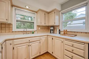 8801 Lakeview Rd, Bloomington, MN 55438 - Photo 13