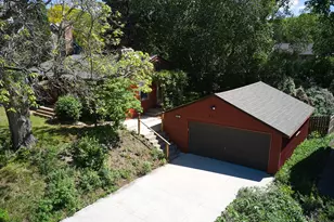 8801 Lakeview Rd, Bloomington, MN 55438 - Photo 35