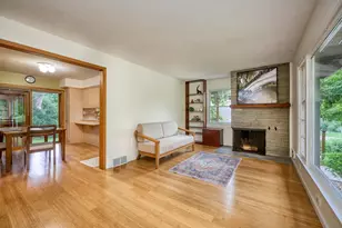 8801 Lakeview Rd, Bloomington, MN 55438 - Photo 9