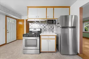 2368 Holloway Ave E, Maplewood, MN 55109 - Photo 7