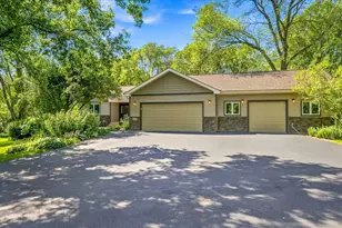 163 Skyline Dr, River Falls, WI 54022 - Photo 3