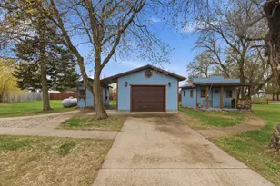 212 E 2nd St, Pillager, MN 56473 - Photo 5