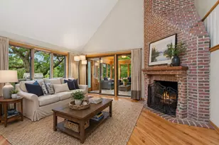 10420 Bluff Cir, Chaska, MN 55318 - Photo 9